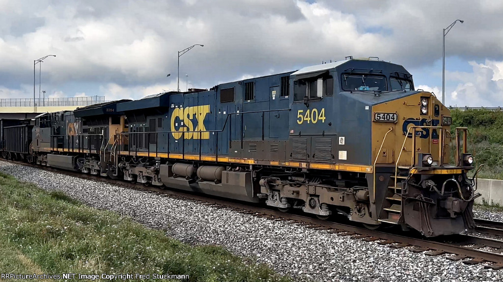 CSX 5404 leads B158.